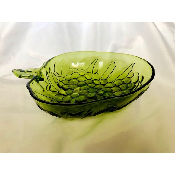 VINTAGE INDIANA GLASS Salad/Serving Bowl, Strawberry Shaped, GORGEOUS - Picture 2 of 10
